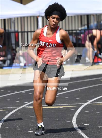 Thumbnail 3 in Warner Invitational photogallery.