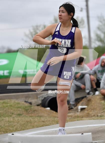 Thumbnail 3 in Warner Invitational photogallery.