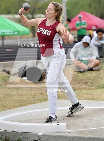 Thumbnail 3 in Warner Invitational photogallery.