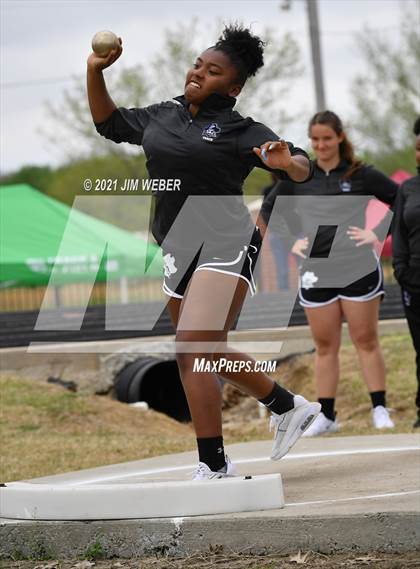 Thumbnail 2 in Warner Invitational photogallery.