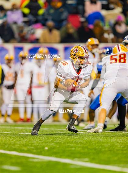 Thumbnail 3 in Abbeville vs Cross (SCHSL 1A Final) photogallery.