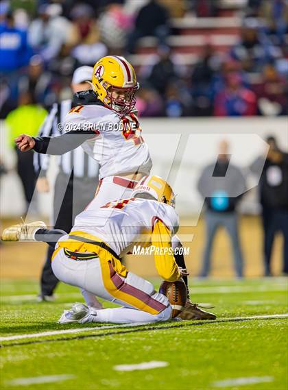 Thumbnail 3 in Abbeville vs Cross (SCHSL 1A Final) photogallery.