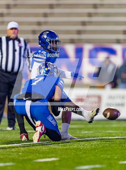 Thumbnail 3 in Abbeville vs Cross (SCHSL 1A Final) photogallery.
