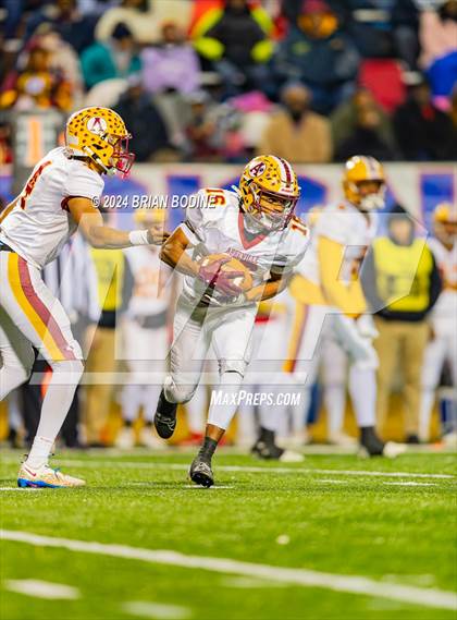 Thumbnail 3 in Abbeville vs Cross (SCHSL 1A Final) photogallery.