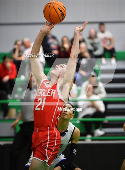 Thumbnail 1 in Stigler vs. Braggs photogallery.