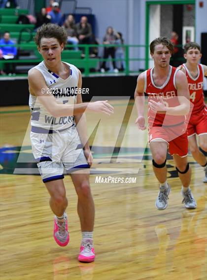 Thumbnail 3 in Stigler vs. Braggs photogallery.
