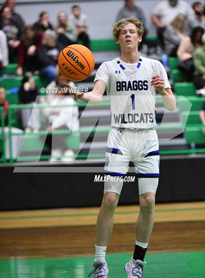 Thumbnail 2 in Stigler vs. Braggs photogallery.