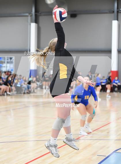 Thumbnail 3 in Lincoln vs. Norco (Nike TOC Southwest) photogallery.