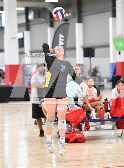 Thumbnail 3 in Lincoln vs. Norco (Nike TOC Southwest) photogallery.