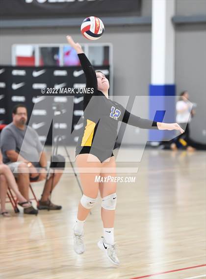 Thumbnail 1 in Lincoln vs. Norco (Nike TOC Southwest) photogallery.