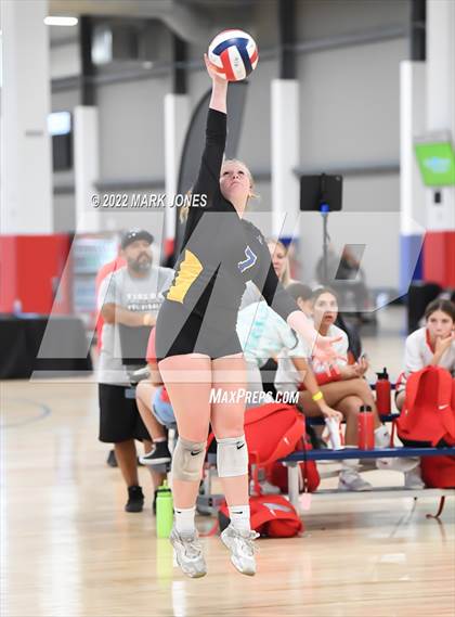 Thumbnail 1 in Lincoln vs. Norco (Nike TOC Southwest) photogallery.