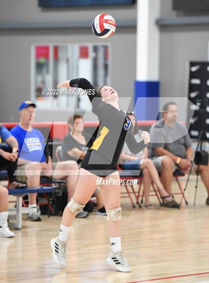 Thumbnail 3 in Lincoln vs. Norco (Nike TOC Southwest) photogallery.