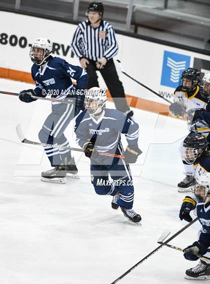 Thumbnail 2 in Victor vs. Pittsford (Section 5 Semifinal) photogallery.