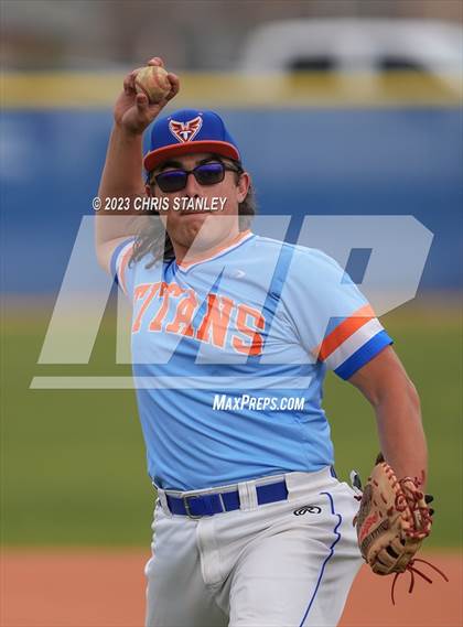Thumbnail 2 in Thunderbird @ Yuma Catholic photogallery.