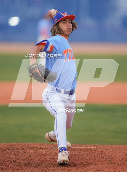 Thumbnail 3 in Thunderbird @ Yuma Catholic photogallery.