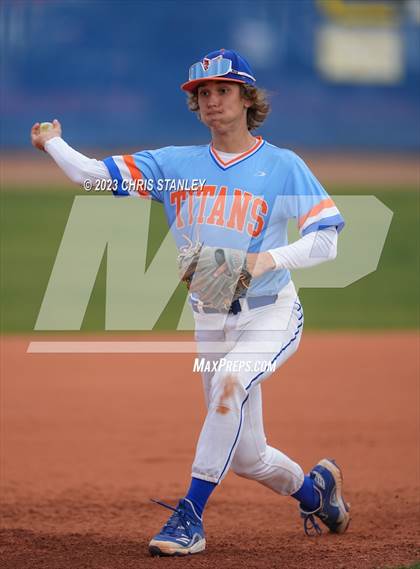 Thumbnail 2 in Thunderbird @ Yuma Catholic photogallery.