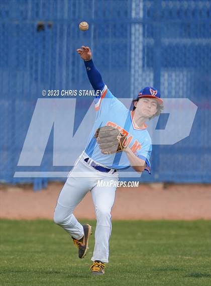 Thumbnail 3 in Thunderbird @ Yuma Catholic photogallery.