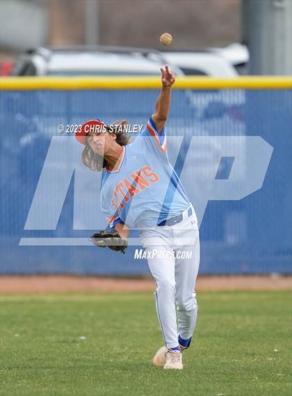 Thumbnail 3 in Thunderbird @ Yuma Catholic photogallery.