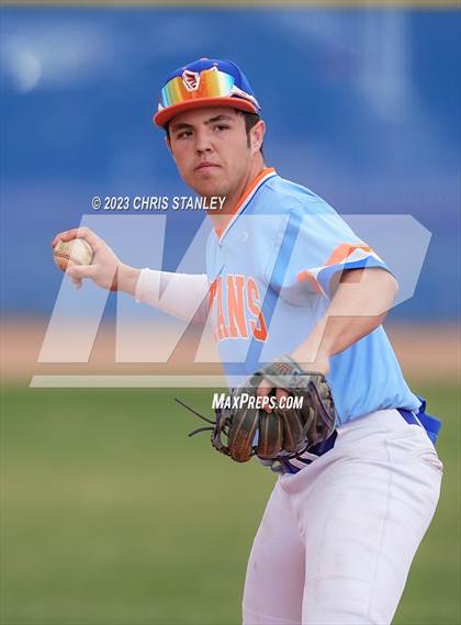Thumbnail 3 in Thunderbird @ Yuma Catholic photogallery.