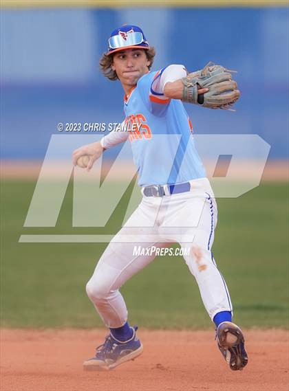 Thumbnail 3 in Thunderbird @ Yuma Catholic photogallery.