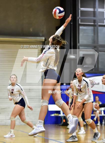 Thumbnail 2 in Fivay vs. Oviedo (Nike Tournament of Champions) photogallery.