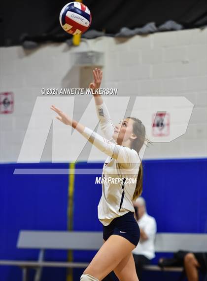 Thumbnail 2 in Fivay vs. Oviedo (Nike Tournament of Champions) photogallery.
