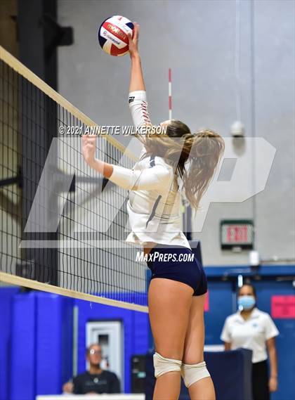 Thumbnail 2 in Fivay vs. Oviedo (Nike Tournament of Champions) photogallery.