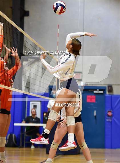 Thumbnail 2 in Fivay vs. Oviedo (Nike Tournament of Champions) photogallery.