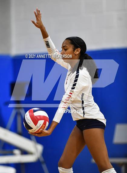Thumbnail 3 in Fivay vs. Oviedo (Nike Tournament of Champions) photogallery.