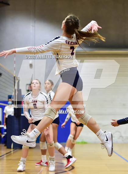 Thumbnail 3 in Fivay vs. Oviedo (Nike Tournament of Champions) photogallery.