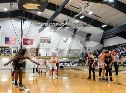 Thumbnail 1 in Carlisle vs. Bigelow photogallery.