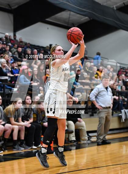 Thumbnail 2 in Carlisle vs. Bigelow photogallery.