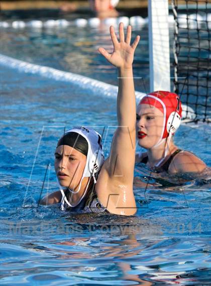 Thumbnail 2 in El Camino vs. Bishop's photogallery.