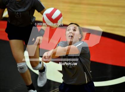Thumbnail 1 in Shiloh Christian @ Farmington photogallery.