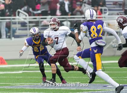 Thumbnail 2 in Brackenridge vs. Lockhart (UIL 5A Bi-District Playoff) photogallery.