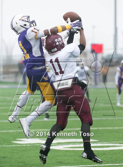 Thumbnail 2 in Brackenridge vs. Lockhart (UIL 5A Bi-District Playoff) photogallery.