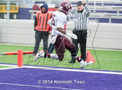 Thumbnail 1 in Brackenridge vs. Lockhart (UIL 5A Bi-District Playoff) photogallery.