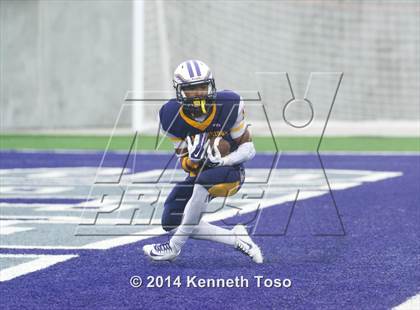 Thumbnail 1 in Brackenridge vs. Lockhart (UIL 5A Bi-District Playoff) photogallery.