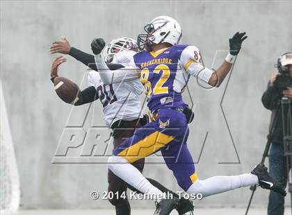 Thumbnail 2 in Brackenridge vs. Lockhart (UIL 5A Bi-District Playoff) photogallery.