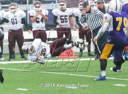 Thumbnail 2 in Brackenridge vs. Lockhart (UIL 5A Bi-District Playoff) photogallery.