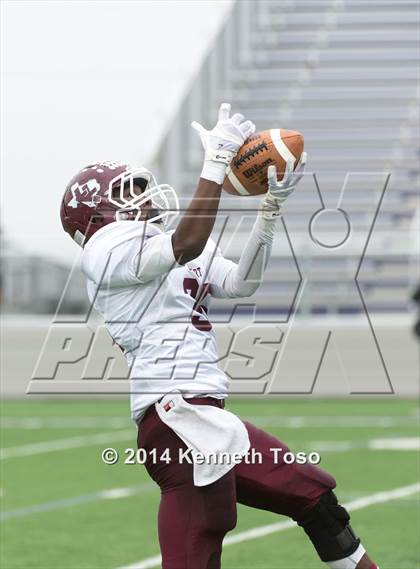 Thumbnail 2 in Brackenridge vs. Lockhart (UIL 5A Bi-District Playoff) photogallery.
