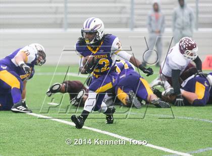 Thumbnail 2 in Brackenridge vs. Lockhart (UIL 5A Bi-District Playoff) photogallery.