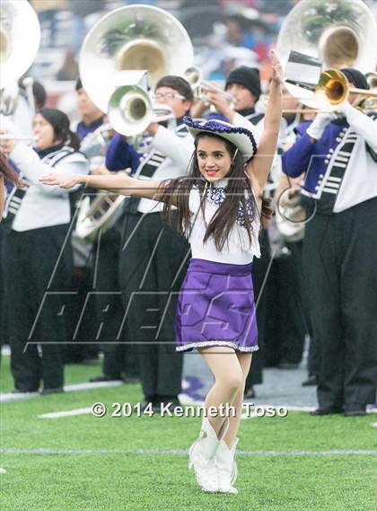 Thumbnail 2 in Brackenridge vs. Lockhart (UIL 5A Bi-District Playoff) photogallery.