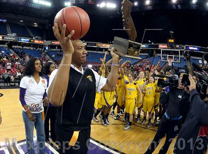 Thumbnail 1 in Lynwood vs. St. Francis (CIF State D2 Final) photogallery.