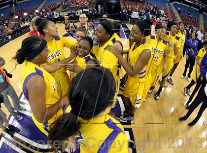 Thumbnail 3 in Lynwood vs. St. Francis (CIF State D2 Final) photogallery.