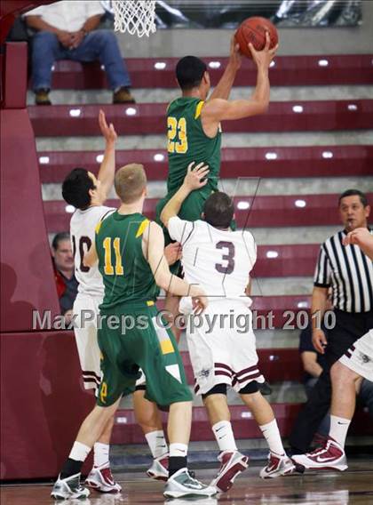 Thumbnail 3 in St. Francis vs. Pinewood (CIF CCS D5  Final) photogallery.