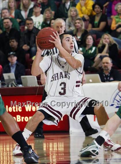 Thumbnail 2 in St. Francis vs. Pinewood (CIF CCS D5  Final) photogallery.