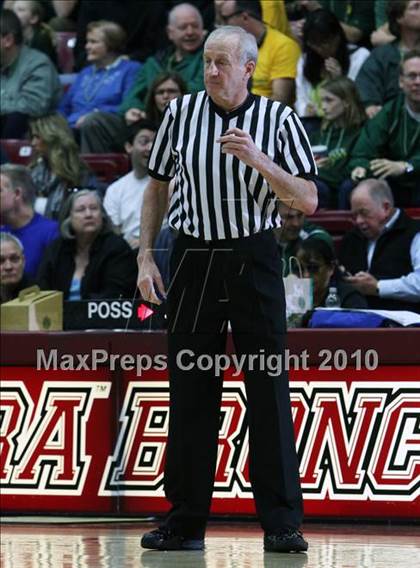 Thumbnail 3 in St. Francis vs. Pinewood (CIF CCS D5  Final) photogallery.