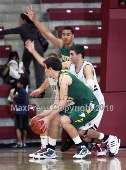 Thumbnail 1 in St. Francis vs. Pinewood (CIF CCS D5  Final) photogallery.