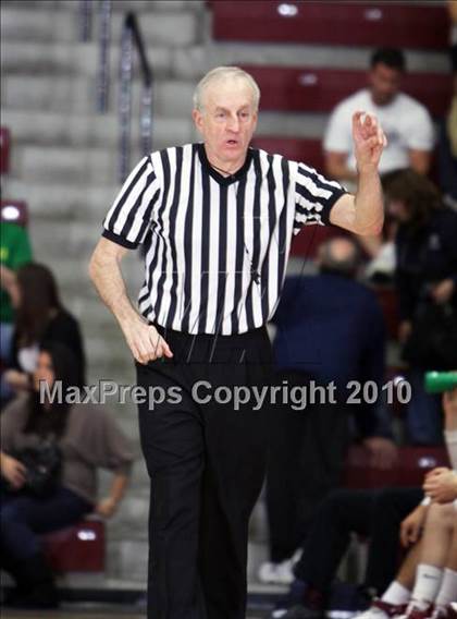 Thumbnail 1 in St. Francis vs. Pinewood (CIF CCS D5  Final) photogallery.